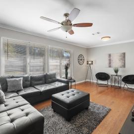 Atlanta Family Retreat Stylish 4BR Sleeps 8, hotelli kohteessa Stone Mountain
