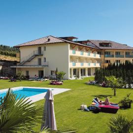 Hotel Weingarten, хотел в Калдаро