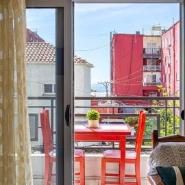 Stella's Central - 1min beach, kitchen & balcony