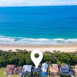 Beached - Prime beachfront location