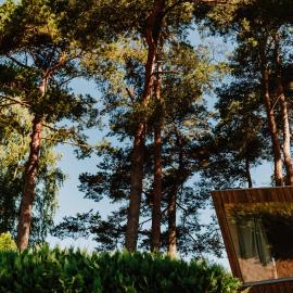 Tiny Houses & Schwedenhäuser Ahoi Camp Canow, hotell i Wustrow
