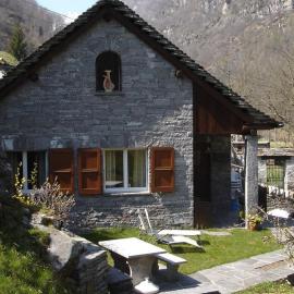 Casa La Rustica, hotel en Brione