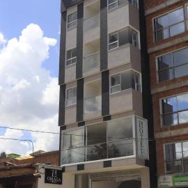 Hotel Omaga El peñol- Guatape، فندق في El Peñol