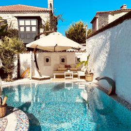 Mina Otel by Adda Alaçatı
