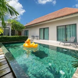宽敞舒适 邦涛海滩Laguna附近 三卧室私人泳池别墅, hotel di Bandar Phuket