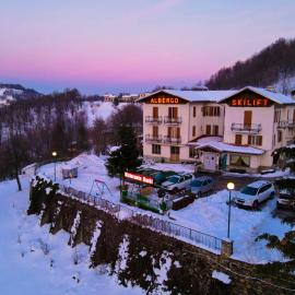 Skilift, hotel en Frabosa Soprana