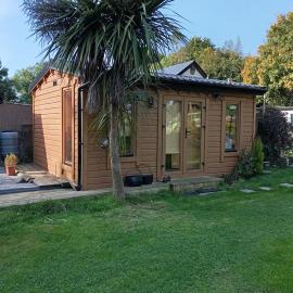 Adventure Cabin Retreat 'The CabAnne' No Shower, готель у Дубліні