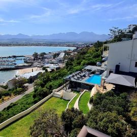 Bikini Beach Manor, Hotel in Gordonʼs Bay