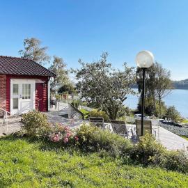 8 person holiday home in Uddevalla-By Traum, hotel a Uddevalla