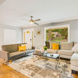 World Cup 2026, Huge 6BDR Atlanta, Sleeps 12, ξενοδοχείο σε Decatur