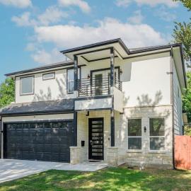 Modern and Comfortable Home Close to Downtown