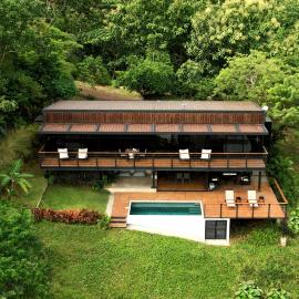 Casa Pelícano - Tropical house w' private pool and ocean views, hotelli Playa Venaossa