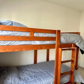 Private Room Bunk Bed Queretaro Entrance，Miranda的飯店