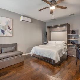 Palmer Hotel Suite Retreat in the Heart of Houston