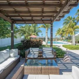 Beach Living at Island Pine Villas BLF, hotel in Seven Mile Beach