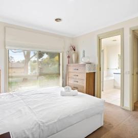Perfectly Located Townhouse in heart of Ringwood, hotel en Ringwood