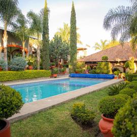 Hotel El Dorado - cerca de Chapala y del Aeropuerto, Hotel in Ixtlahuacán de los Membrillos