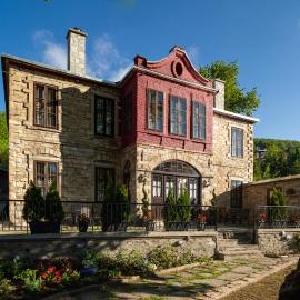 Αρχοντικό Αθηνά - Athina Heritage Mansion, hotell i Nymfaio