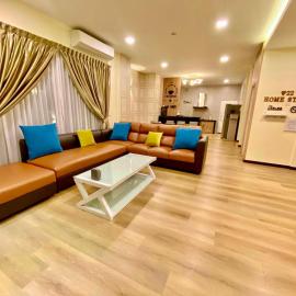 Entire home hosted by Catherine 4 bedroom House, hotel in Sandakan
