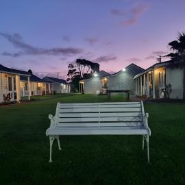 The Furlong: Hawera şehrinde bir otel
