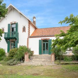 Villa à 200m de la mer, 12 adultes 1 enfant