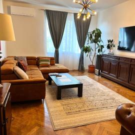 Dream Home Modern 2BR Apartment Turda Free Parking Near Salina Turda, hotel a Turda