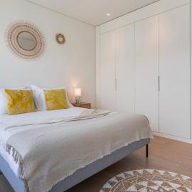 Prime Riverside 1BDR Apartment by LovelyStay, hotelli Lissabonissa