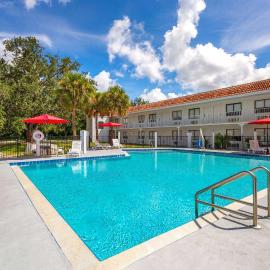Travelodge by Wyndham Orlando Lake Buena Vista South, hotel v destinácii Kissimmee