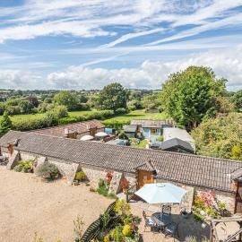 The Golden Fleece, hotel in South Chard