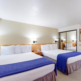 Main St. gem - pool & hot tub - walk to lifts, dog-friendly, third floor, hotel v destinácii Aspen