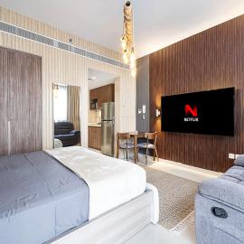 Ultra Luxury Apartment by Blue Cloud Holidays, hotel in Ḩiz̧āyib az Zānah