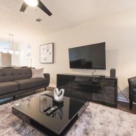 2BR Townhome - Sleeps 5 - Near GA Horse Park, hotel em Conyers