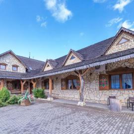 Jaś i Małgosia, hotel u gradu 'Poraj'