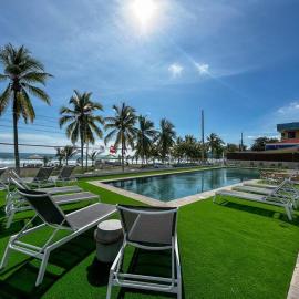 Ocean Front, Luxurious Condo in Downtown Jaco!