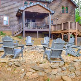 McDonough Escape w/ Private Hot Tub & Game Room!, hotel in McDonough