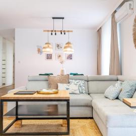 Marina Deluxe - największy apartament na Marinie widok na jezioro, winda, 2 balkony, klima, hotel in Iława