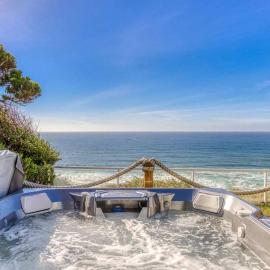 링컨 시티에 위치한 호텔 Tranquil Edge Retreat - Oceanfront house w hottub