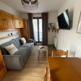 Studio au pied des pistes: Bolquere Pyrenees 2000 şehrinde bir otel