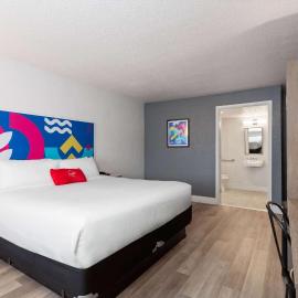 Howard Johnson by Wyndham Orlando Lake Buena Vista South, hotel v destinácii Kissimmee