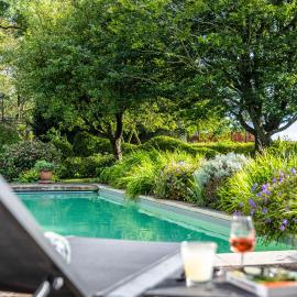LA PETITE EVELETTE - Piscine et Sauna au Calme, hotel en Ohey
