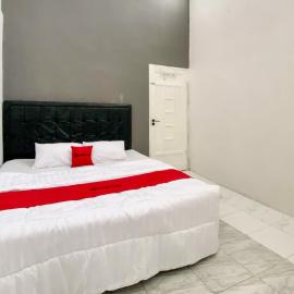RedDoorz Syariah near RSU Sylvani Binjai, Hotel in Binjai