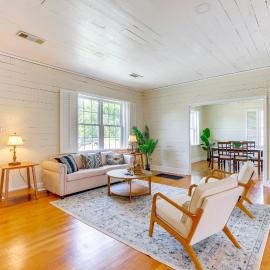 Walk Downtown: Home w/ Yard in Clarksdale, Hotel in Clarksdale
