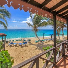 Mary's Boon Beach Resort & Spa, хотел в Симпсън Бей
