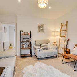 Warm & Cosy, Pet-friendly Home