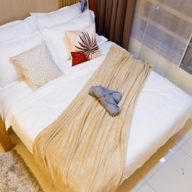 New Cozy Condo in Eastwood, hotel di Manila