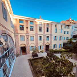 MACE Appartement avec SPA dans quartier Historique Exclusif Calme Coeur d'Antibes, hotel v mestu Antibes