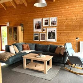 5 Sterne Ferienhaus Annika mit Kamin, Seeblick und großer Terrasse, ξενοδοχείο σε Rieden