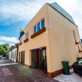 Sunny Spacious Apartment De Bijenkorf, hotel in Zandvoort