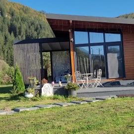 Bîrdeşti में, होटल Casuta de sub stanca Apuseni cu hot tub si sauna