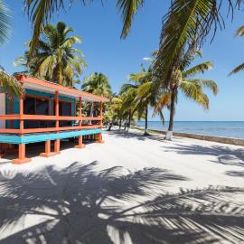 Blue Marlin Beach Resort: Dangriga şehrinde bir otel